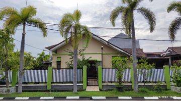 Gambar 1 Rumah Siap Huni di Cluster Aralia Harapan Indah , Bekasi 