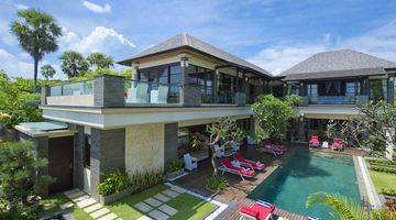 Gambar 1 VILLA LANGKA DI PANTAI SEMINYAK