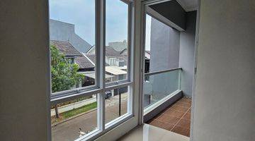 Gambar 2 Rumah 2 Lantai Modern Balcony Glass House Di Permata Bintaro Jaya