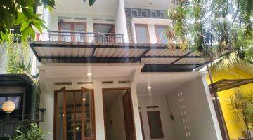 Gambar 5 Rumah Minimalis Semi Furnished Ada Balkon Di  Area Bintaro