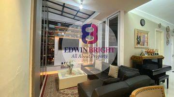 ruang keluarga rumah mewah cluster premium kebayoran