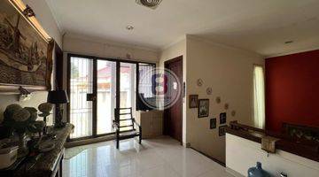 Gambar 1 Rumah Semi Furnished di Area Bintaro Sektor 1