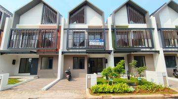 Gambar 1 Rumah Gading Serpong Cluster Leonora 3 Lantai