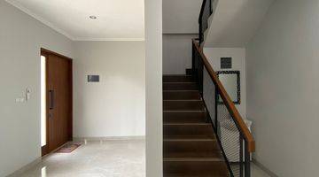 Gambar 1 Brand New House With Rooftop Dan Halaman Luas Di Bintaro Area