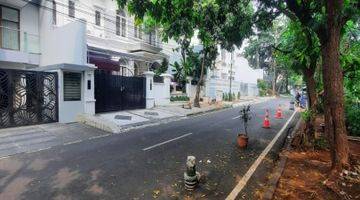 Gambar 3 Rumah Classic Tropical Best Deal Di Pondok Indah