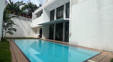 Gambar 4 Rumah 2 Lantai Bagus Semi Furnished SHM di Senopati, Jakarta Selatan