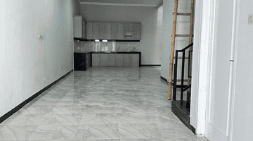 Gambar 1 Rumah Baru Renovasi 3 Lantai Semi Furnished, SHM Kelapa Gading