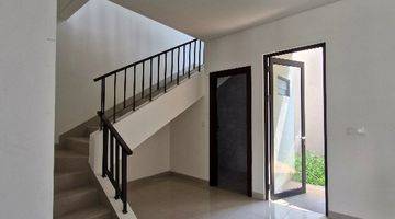 Gambar 3 Jual Cepat Harga Minimalis Rumah Cakep 2Lt di Podomoro Park, Bandung