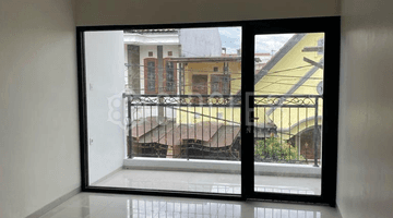 Gambar 4 Rumah 2 Lantai Sudah Renovasi Unfurnished SHM di Kopo Permai, Bandung