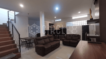 Gambar 1 Rumah 2 Lantai Bagus Semi Furnished Hadap Timur di Tki Ii Bandung