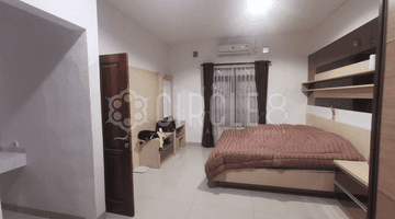 Gambar 2 Rumah 2 Lantai Bagus Semi Furnished Hadap Timur di Tki Ii Bandung