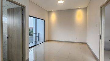 Gambar 5 Rumah 2 Lantai Bagus Unfurnished SHM di Sersan Bajuri, Bandung