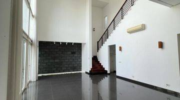 Gambar 5 Disewakan Rumah Rapi Siap Huni Hang Lekir 4kamar Dg Kolam Renang