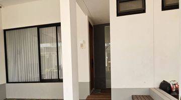 Gambar 2 Rumah Cantik Serpong 2 Lantai Di Cluster Favorit Semi Furnished