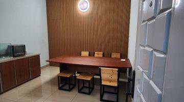 Gambar 1 Rumah 2,5 Lantai Semi Furnished SHM di Joglo, Jakarta Barat