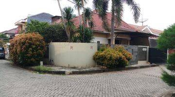 Gambar 3 DiJual Rumah  Hoek 1 1/4,siap huni, Lt,2KT+1,2KM +1, di Jl Kh Ahmad Dahlan,surat SHM,hadap Selatan