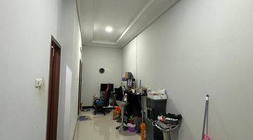 Gambar 3 Dijual Rumah 3 Lantai  Nusa indah Cengkareng Indah Jakarta Barat, kondisi rumah siap huni,2 KT,2 KM, Air Pam,Listtik 3.500watt,hadap Selatan,Gaarasi 1 mbl,surat SHM