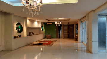 Gambar 2 Rumah Tinggal 2 Lantai Kawasan Kebayoran Baru Semi Furnished