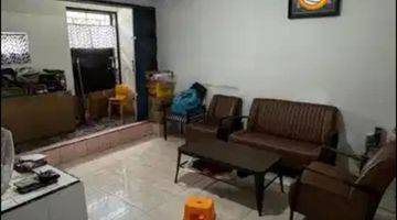 Gambar 4 Rumah 3 Lantai Jelambar Selatan Semi Furnished 