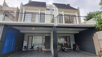 Gambar 1 Rumah 3 Lantai Baru di Ciputat, Tangerang Selatan