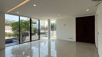 Gambar 2 Modern tropical design house at Kemang