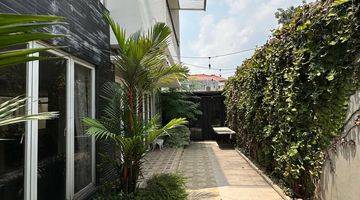 Gambar 2 Rumah Minimalis  Dalam Townhouse 