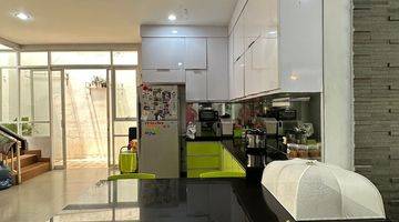 Gambar 5 Rumah Minimalis  Dalam Townhouse 