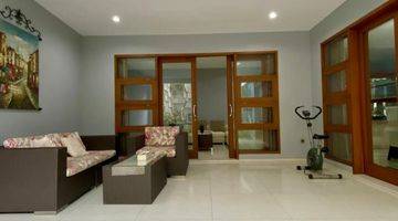 Gambar 4 Rumah Mewah Tropical Modern Dalam Townhouse Di Cipete