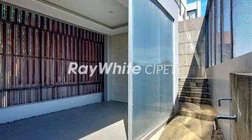 Gambar 4 Rumah Mewah Design Modern Tropical dalam Townhouse di Area Prime Cipete 