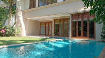 Gambar 3 House For Rent at Kemang Jakarta Selatan

