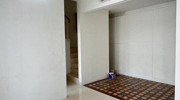 Gambar 2 Rumah 2 Lantai 6x10 Kamar 2+1 Semi Furnished Azura Vanya Park Bsd