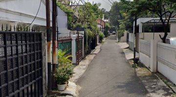 Gambar 5 Rumah di Jln. Senopati Ciomas,Kebayoran Baru Jakarta Selatan. SHM Butuh Renovasi