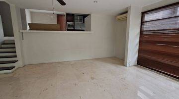 Gambar 3 Townhouse Area Kemang Jakarta Selatan