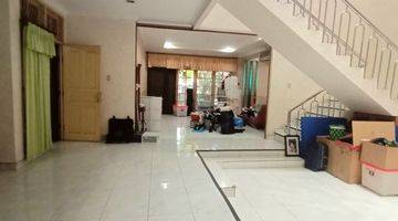 Gambar 5 RUMAH BAGUS  DEPAN TAMAN AREA TEBET JAKARTA