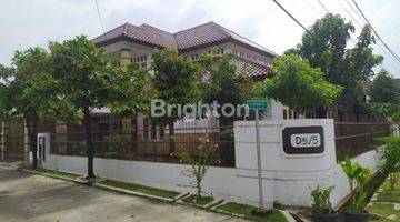 Gambar 3 Rumah Mewah Dikawasan Elite Jatiwaringin