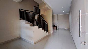 Gambar 1 Dijual Rumah Tanjung Duren, Kt 3, 3 Lantai, Minimalis, Selangkah Ke Central Park Mall, Jakarta Barat