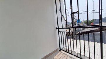 Gambar 2 Rumah 2 Lantai Bagus Unfurnished SHM Di Jatiwaringin Bekasi