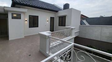 Gambar 3 Rumah 2 Lantai Baru Shm Di Cluster Boulevard Rembrandt Cibubur