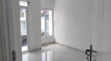 Gambar 4 Dijual Rumah 2,5 Lantai Di Serpong Park Tangerang