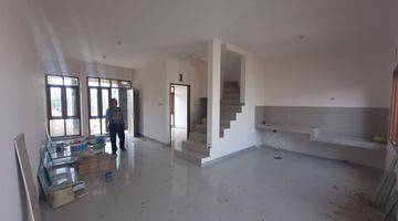 Gambar 2 Rumah Baru 2 Lantai SHM di Perumahan Taman Persada Residence