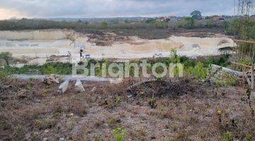 Gambar 4 TANAH VIEW LAUT BUKTI DAN PATUNG GWK