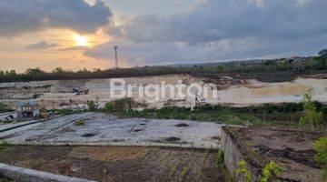 Gambar 3 TANAH VIEW LAUT BUKTI DAN PATUNG GWK