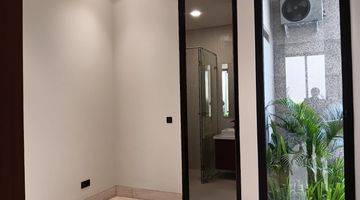 Gambar 1 Rumah Tropical Modern Dalam Townhouse Kemang Jakarta Selatan