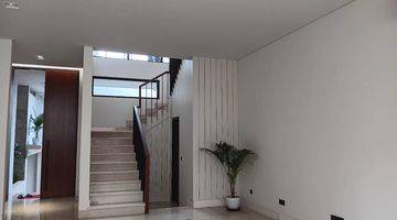 Gambar 2 Rumah Tropical Modern Dalam Townhouse Kemang Jakarta Selatan