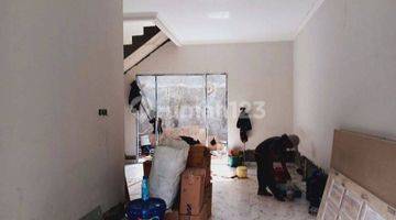 Gambar 2 RUMAH MINIMALIS MODERN 3 LANTAI DI TEBET JAKARTA SELATAN 