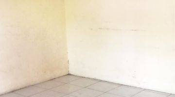 Gambar 3 Rumah Tua 1 Lantai 3 Kamar Dekat Stasiun Tangerang