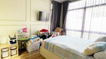 Gambar 2 Rumah Exclusive 3 Lantai 4+1 Kamar di Navapark