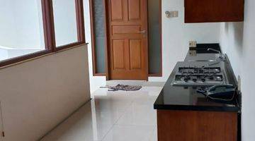 Gambar 4 Rumah 2 Lantai Bagus Furnished SHM di Menteng, Jakarta Pusat