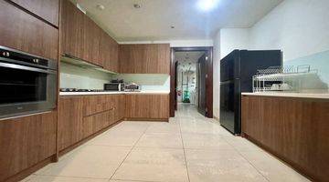 Gambar 4 Pakubuwono View 2 BR Good Furnished Best Floor Available