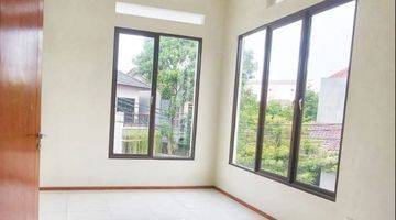 Gambar 5 Rumah Di Jual Hanya 5 Menit Ke Transmart Graha Raya 